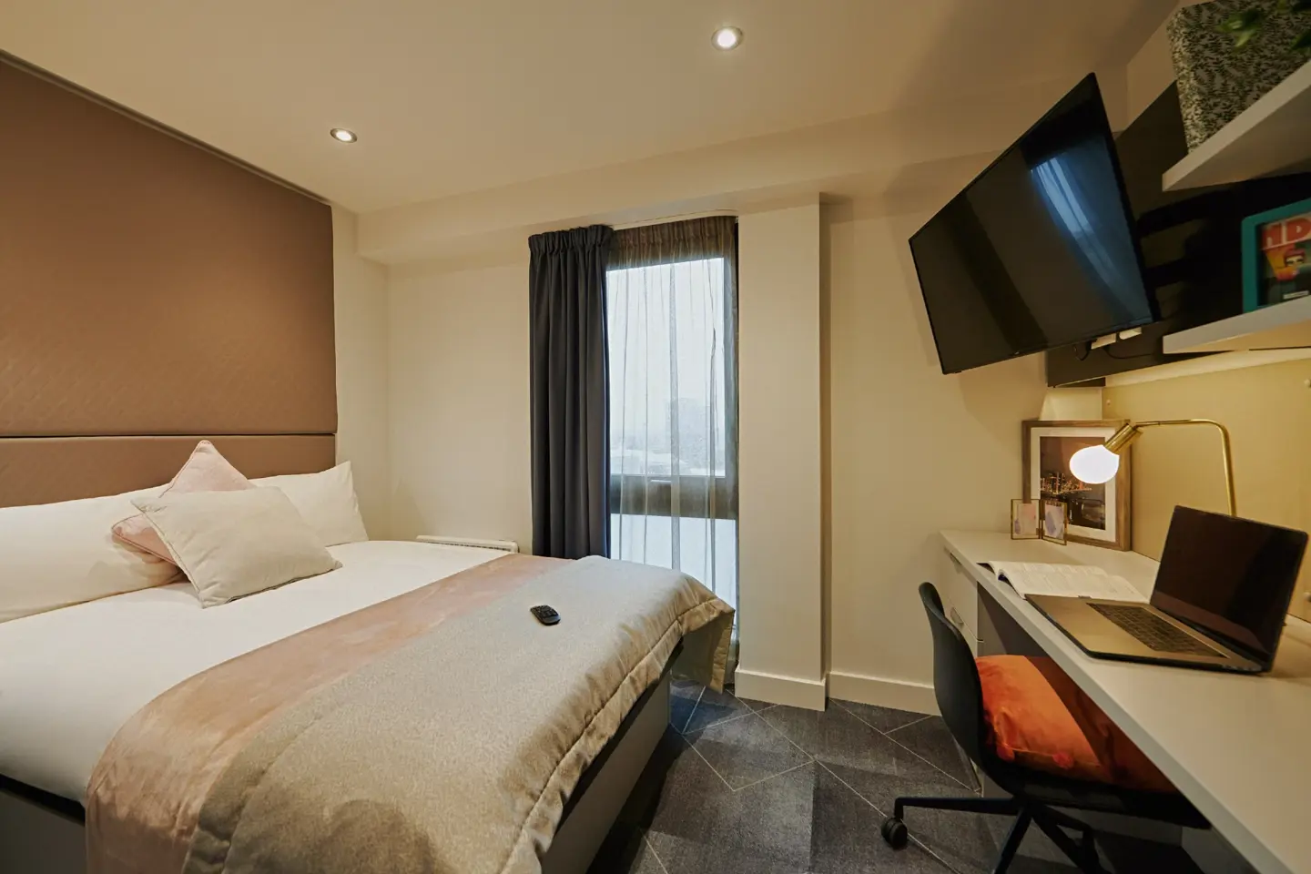 APARTO GLASGOW GOLD STUDIO ALT