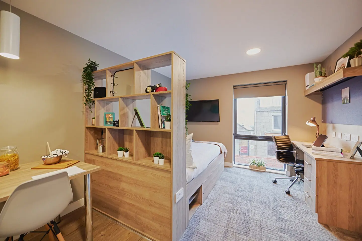 APARTO COMBWORKS BRONZE STUDIO ALT