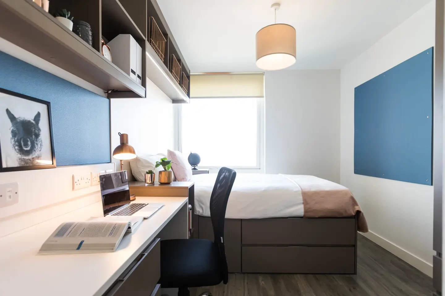 Arbury Court 42 F Bronze Ensuite2