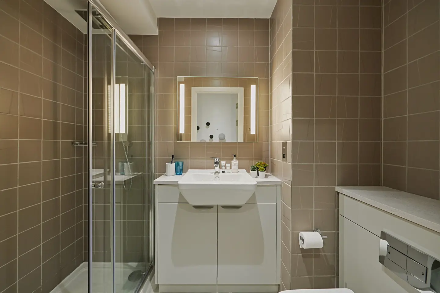 APARTO GLASGOW PLATINUM ENSUITE ALT2
