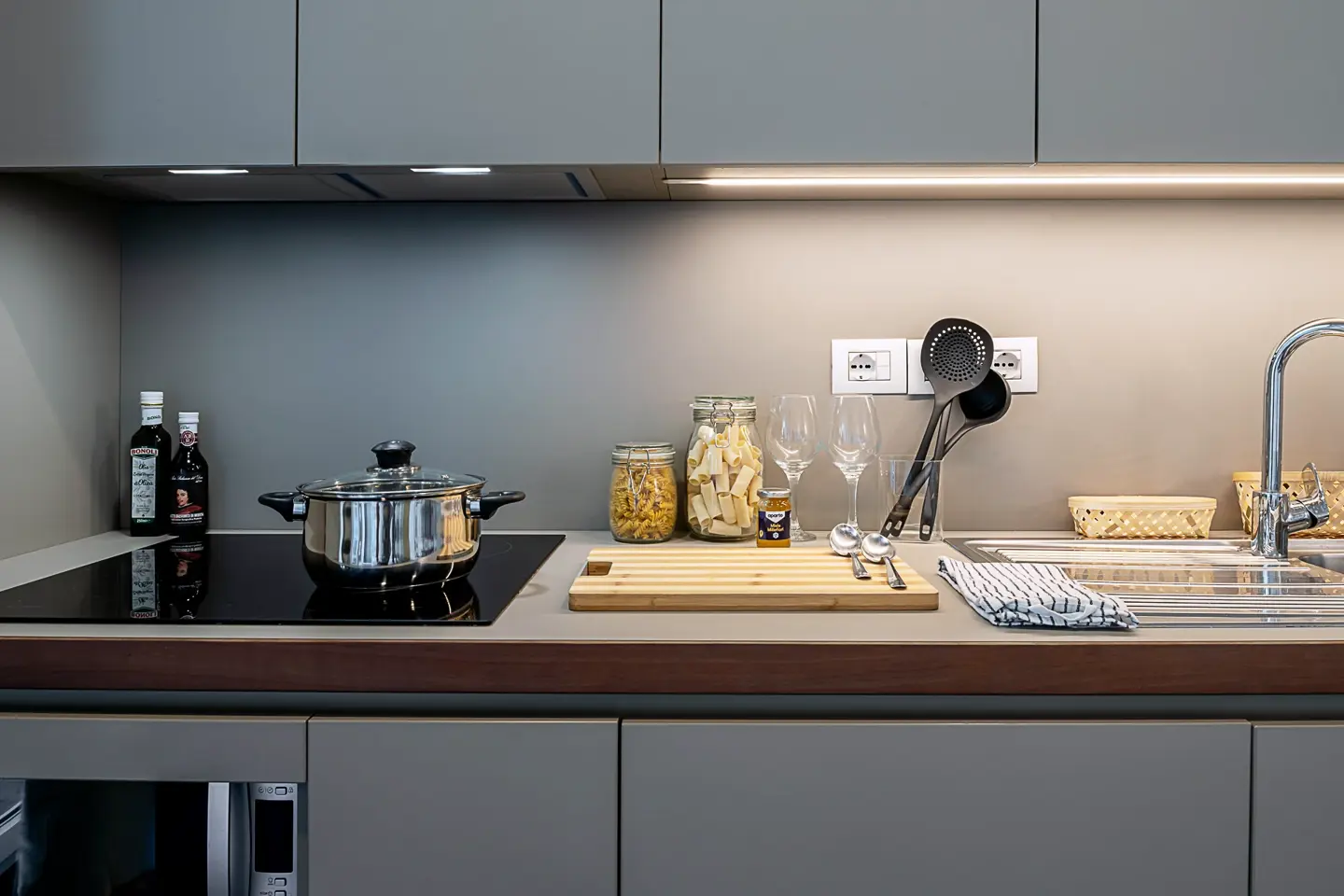 APARTO GIOVENALE 8293