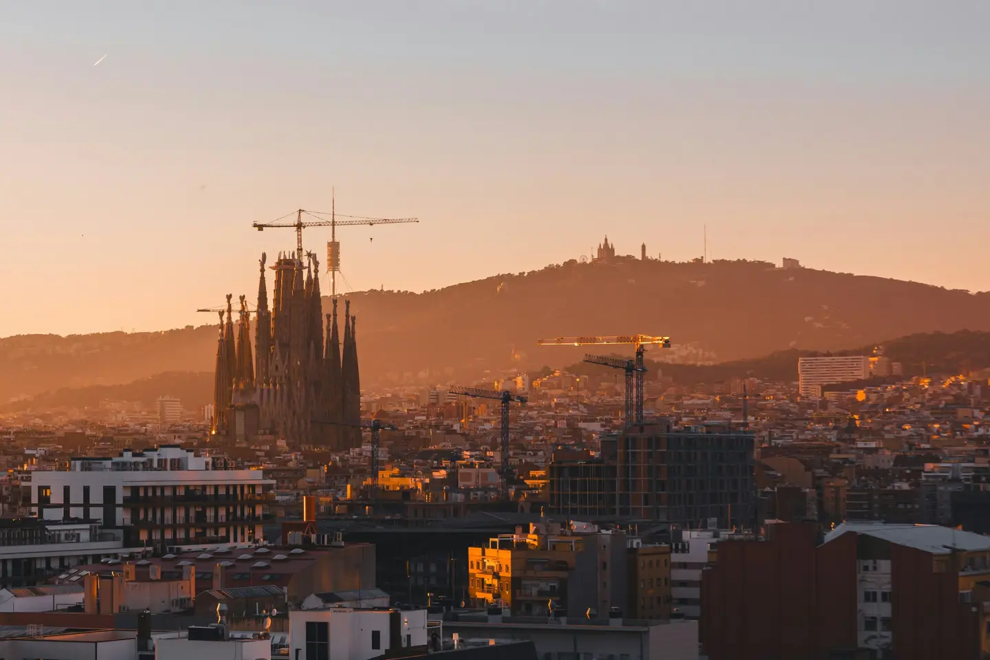 Best Clubs in Barcelona For Students