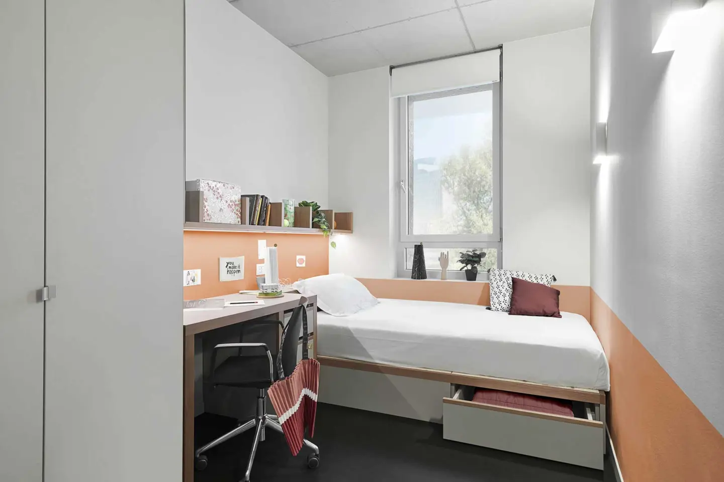 Photos & floor plans are for illustrative purposes. Room sizes & layouts may vary