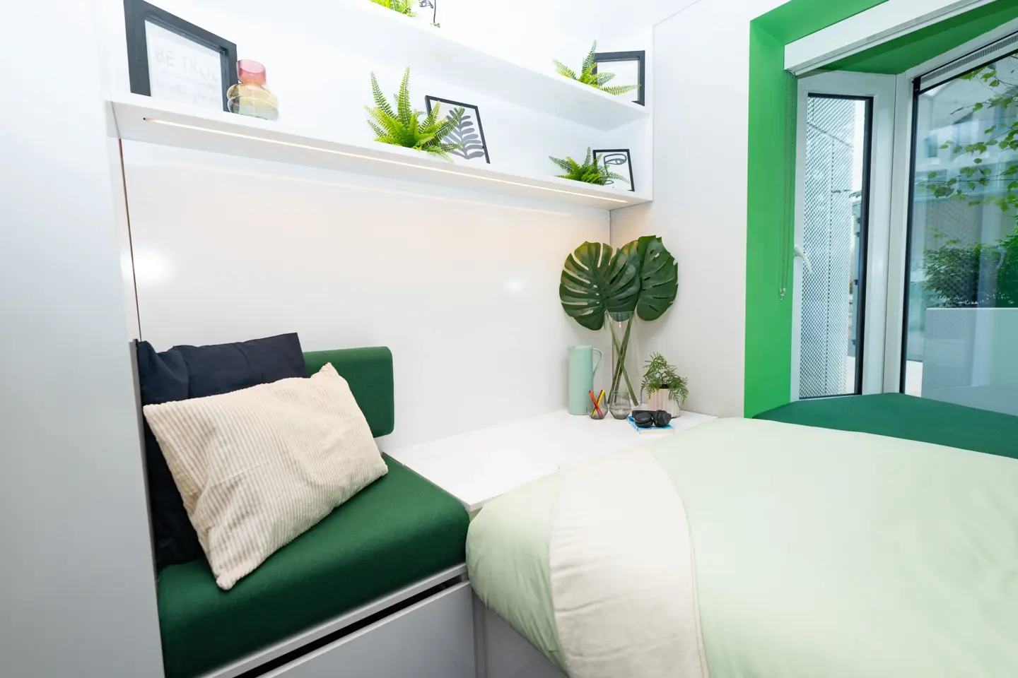 Photos & floor plans are for illustrative purposes. Room sizes & layouts may vary