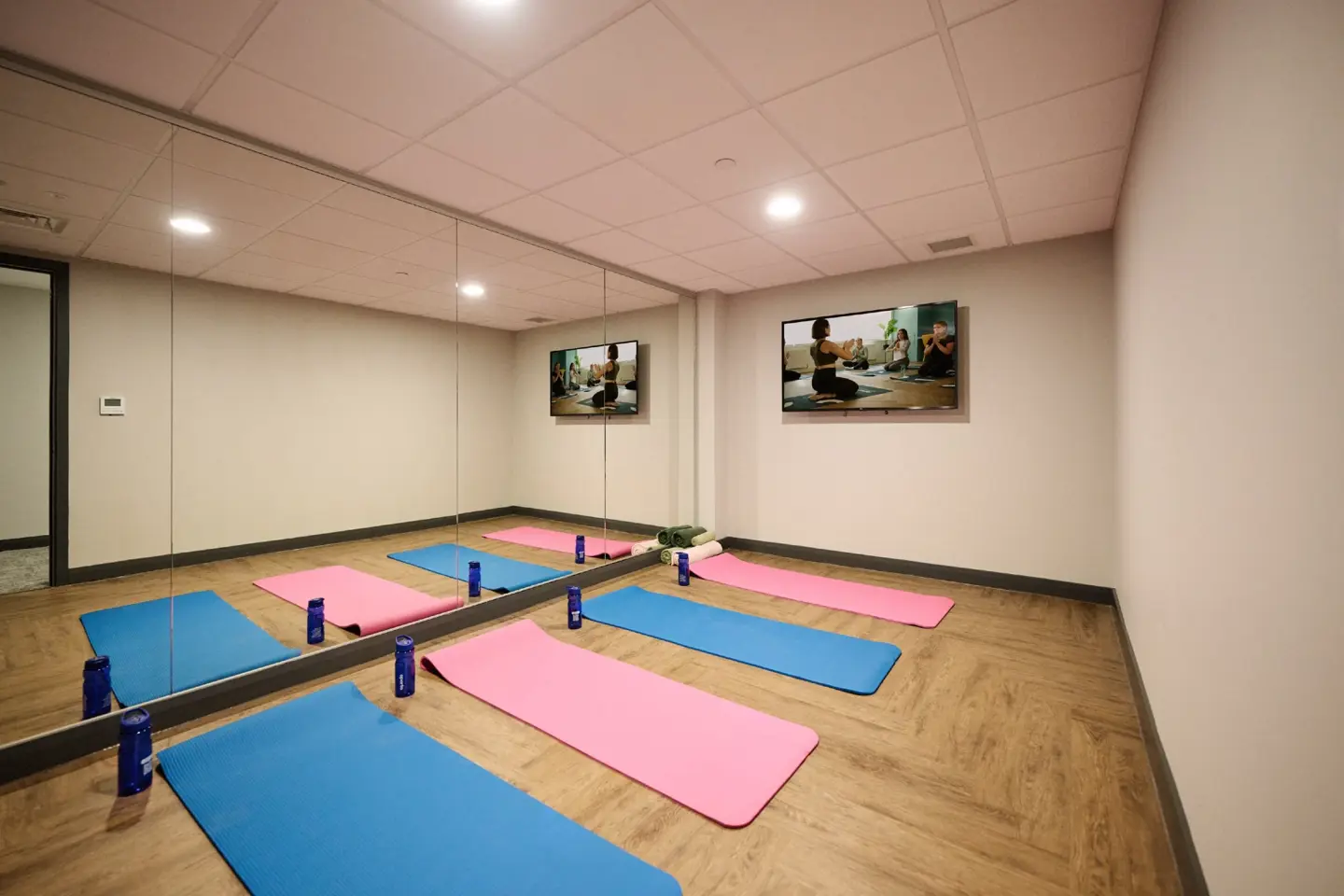 20220929 APARTO SPIREWORKS 0235 GRD Min