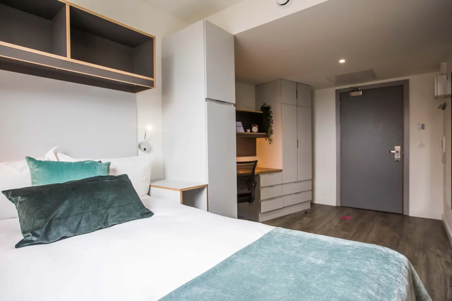 Thecamfoundry Goldstudio (2)