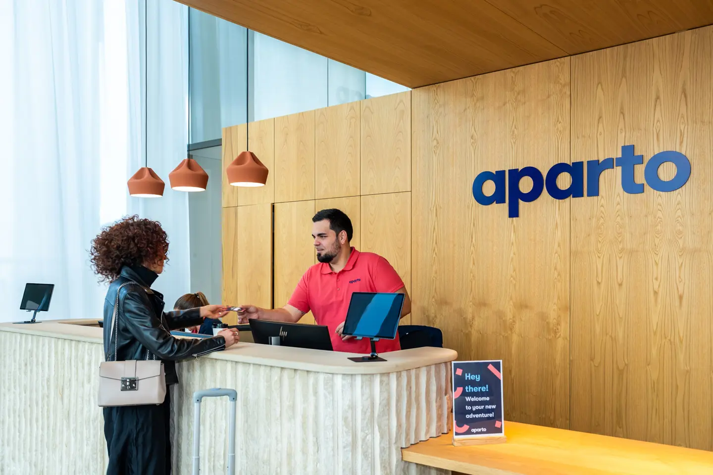 002 Aparto Hotel Diagonal Suites Lifestyle 11022026 (1)