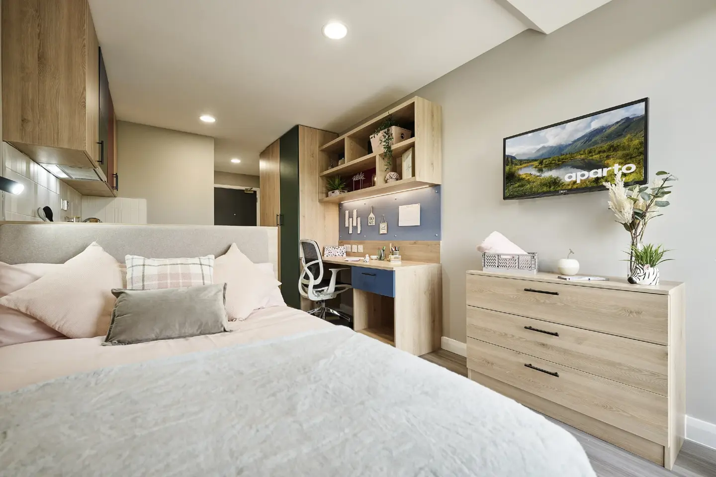 349 SILVER PLUS STUDIO 0249 GRD Min