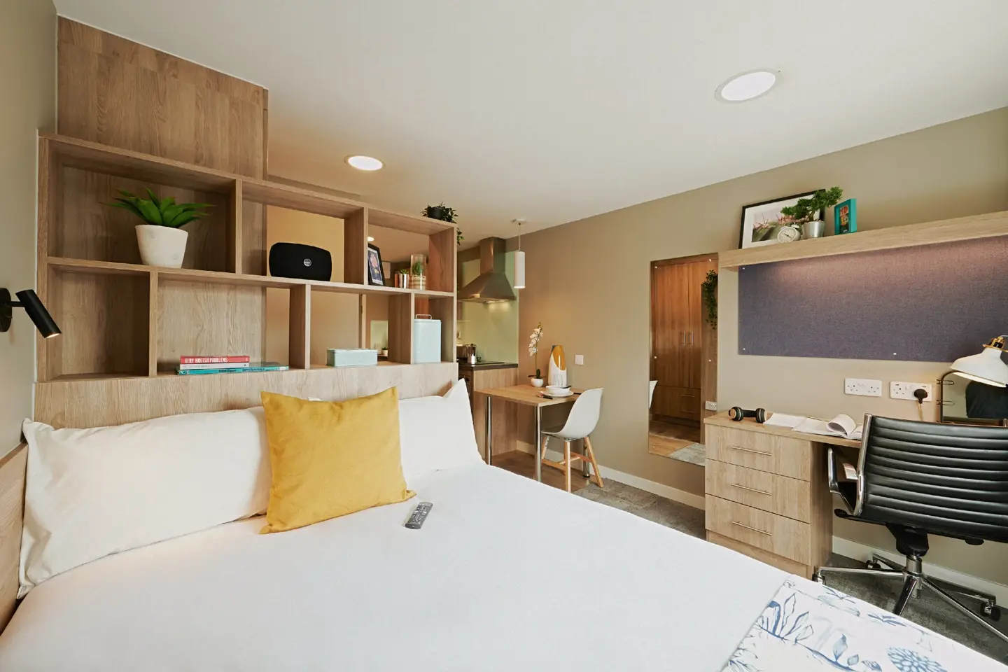 APARTO COMBWORKS GOLD STUDIO ALT2