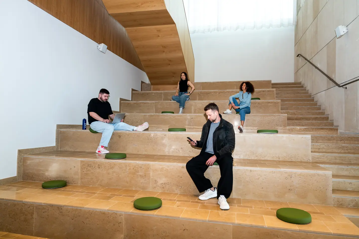 058 Aparto Hotel Diagonal Suites Lifestyle 11022026